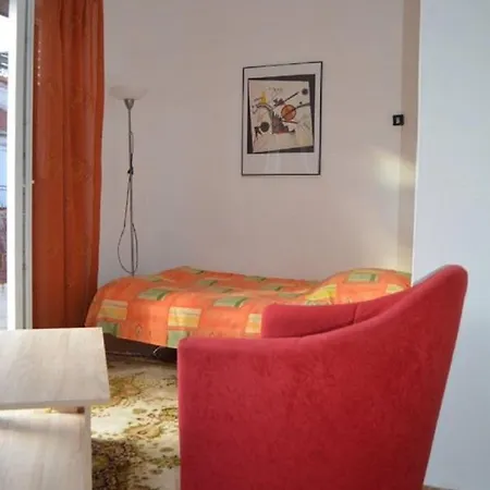 Lenka - Great Location & Free Parking * Supetar