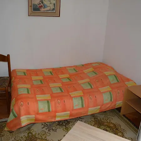 Lenka - Great Location & Free Parking Apartmán
