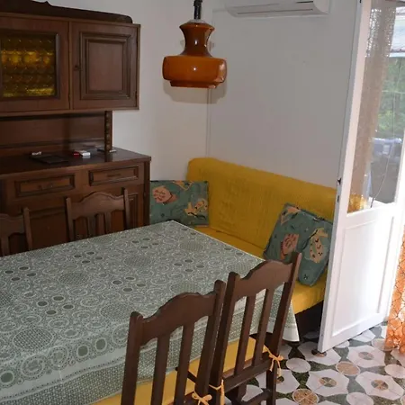 Lenka - Great Location & Free Parking * Supetar